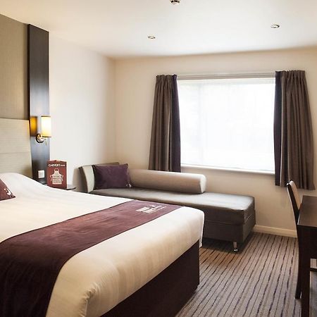 Premier Inn Chester Central - North Exteriör bild