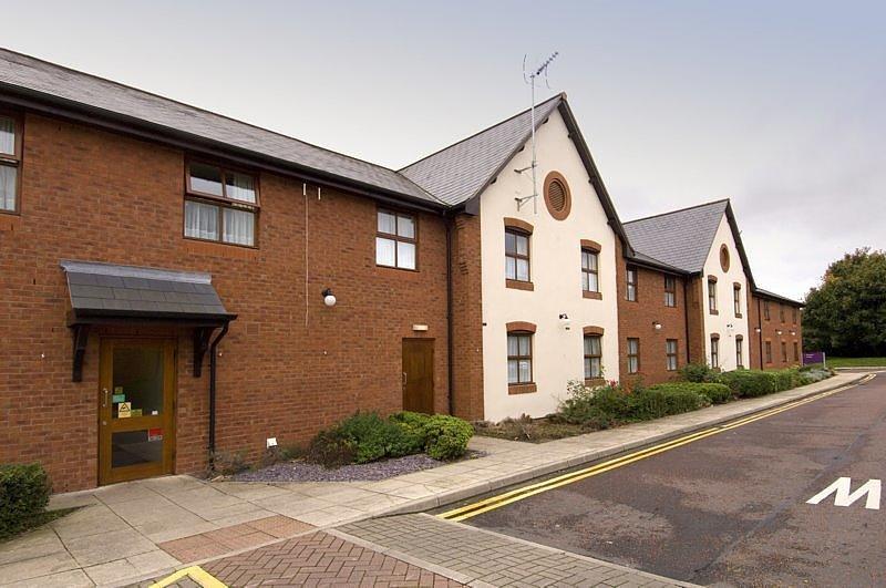 Premier Inn Chester Central - North Exteriör bild