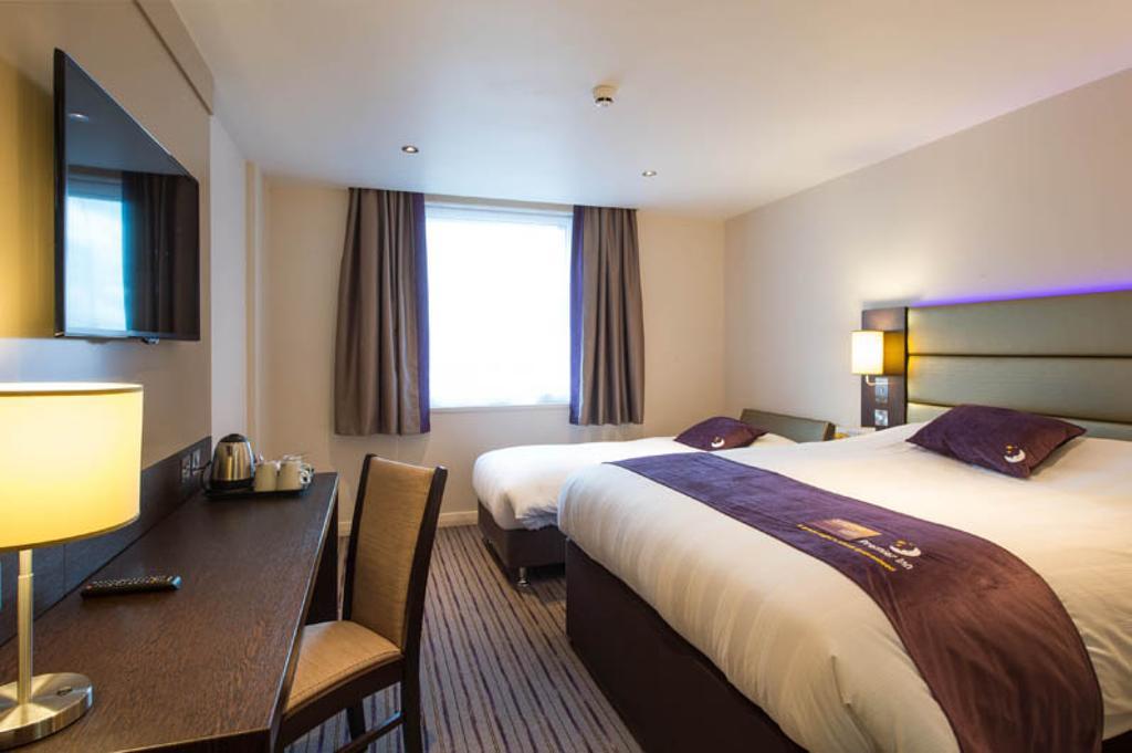 Premier Inn Chester Central - North Exteriör bild