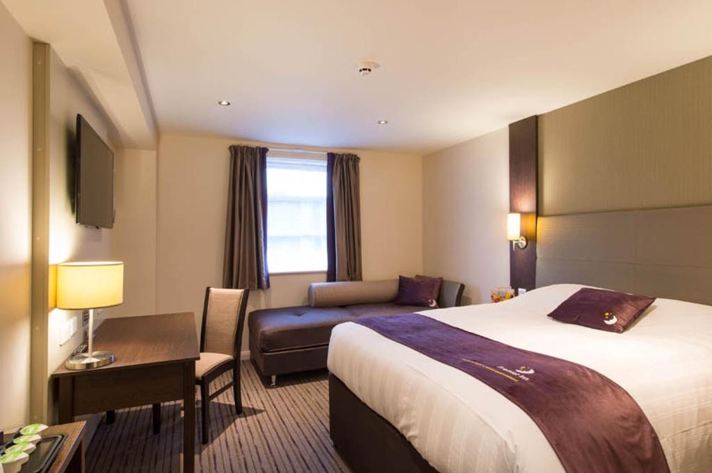 Premier Inn Chester Central - North Exteriör bild
