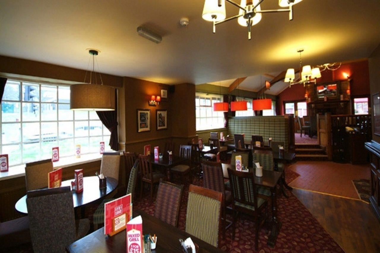 Premier Inn Chester Central - North Exteriör bild