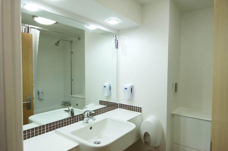 Premier Inn Chester Central - North Exteriör bild